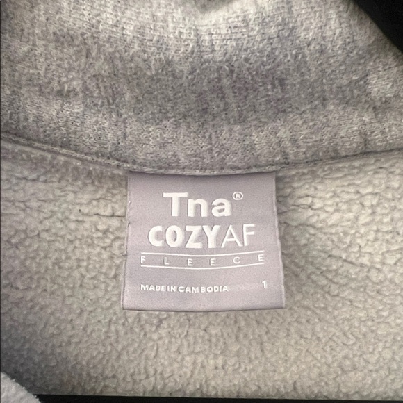 Aritzia TNA Cozy AF Heather Gray Women's Collared Sweatshirt size 1. - Picture 2 of 2